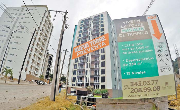 Antes de comprar, los jóvenes se aseguran de que es la ciudad en la que van a vivir por mucho tiempo. ARCHIVO