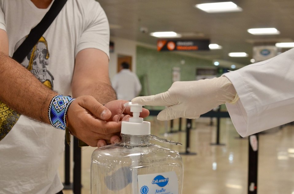 Ante la contingencia, empresarios realizan acciones para prevenir la propagación de la enfermedad. (Cortesía)