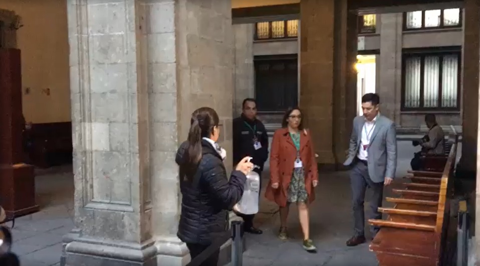 Personal del área instaló un filtro unos metros de distancia del Salón Tesorería.