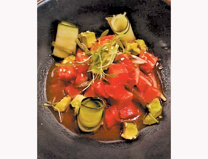 Los platos llaman la atención desde que llegan a la mesa. A. Jiménez