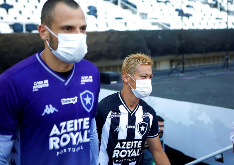 El mundo deportivo es uno de los más afectados por el virus. (AP)