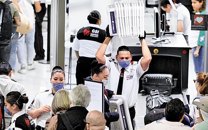 Refuerzo de medidas sanitarias en el aeropuerto de Ciudad de México. Notimex