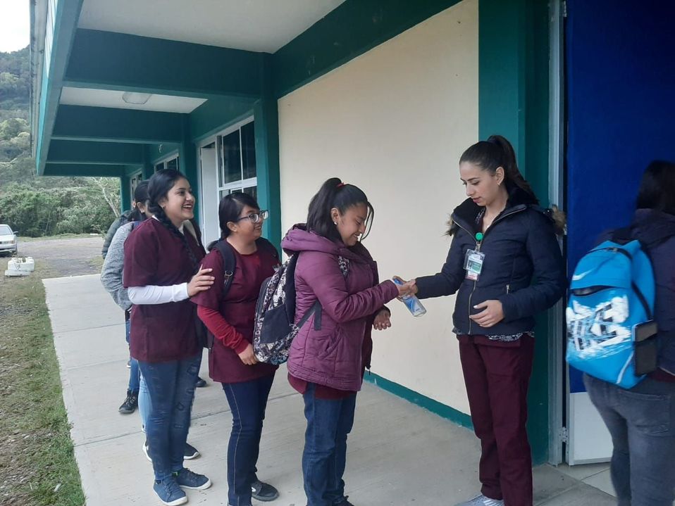 SEPH toma como medida la aplicación de gel antibacterial. (Cortesía)