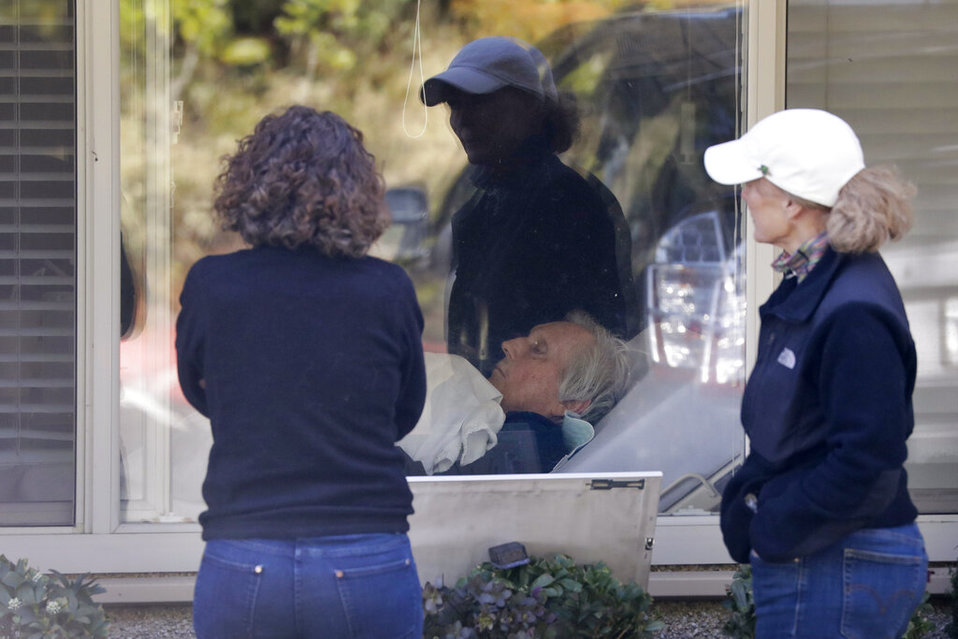 En el asilo de ancianos en Washington se registraron los primeros casos de Covid-19 en EU. (AP)