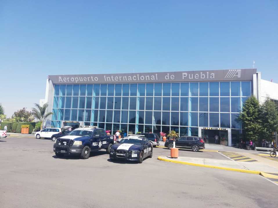 Por ceniza del Popocatépetl, suspenden durante dos horas actividades en Aeropuerto de Puebla. (Jaime Zambrano)
