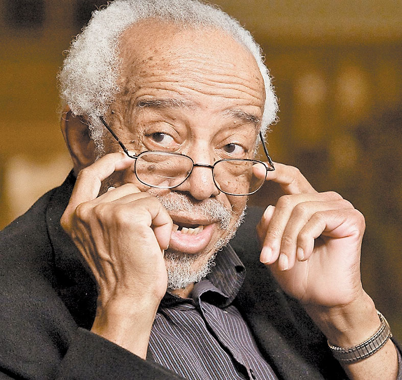 Harris cita nombres de los grandes músicos con los que convivió “como si fuera un rosario”, refiere Sheila McClear. (Especial)