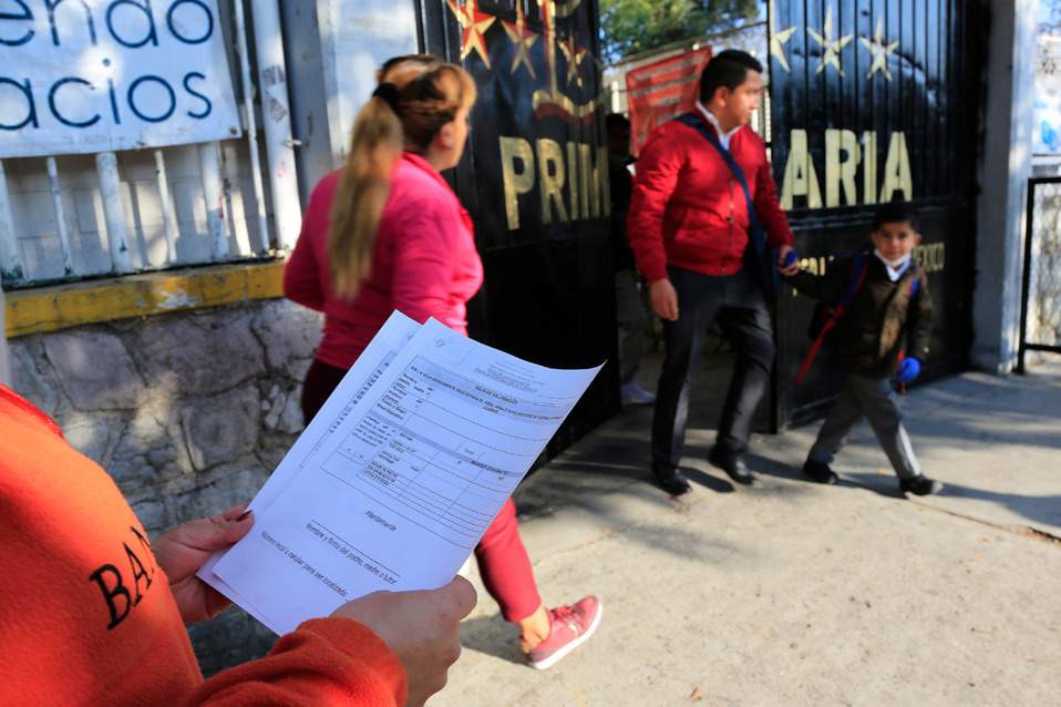 Más de 70 mil docentes de la entidad mantendrán su salario y prestaciones durante en el receso escolar preventivo. (Andrés Lobato)