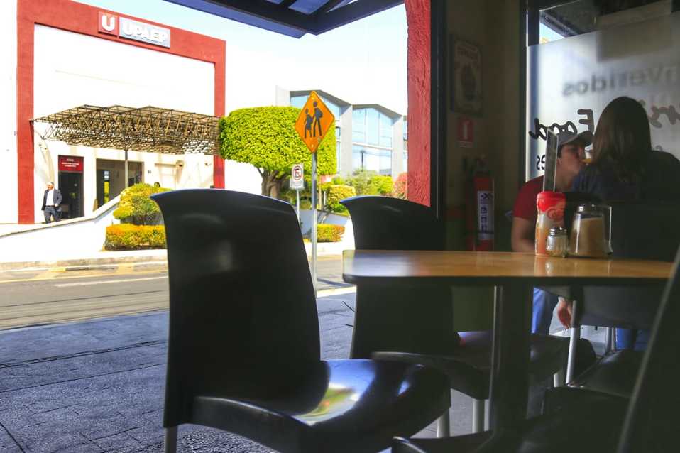 Restaurantes han bajado las ventas. (Andrés Lobato)