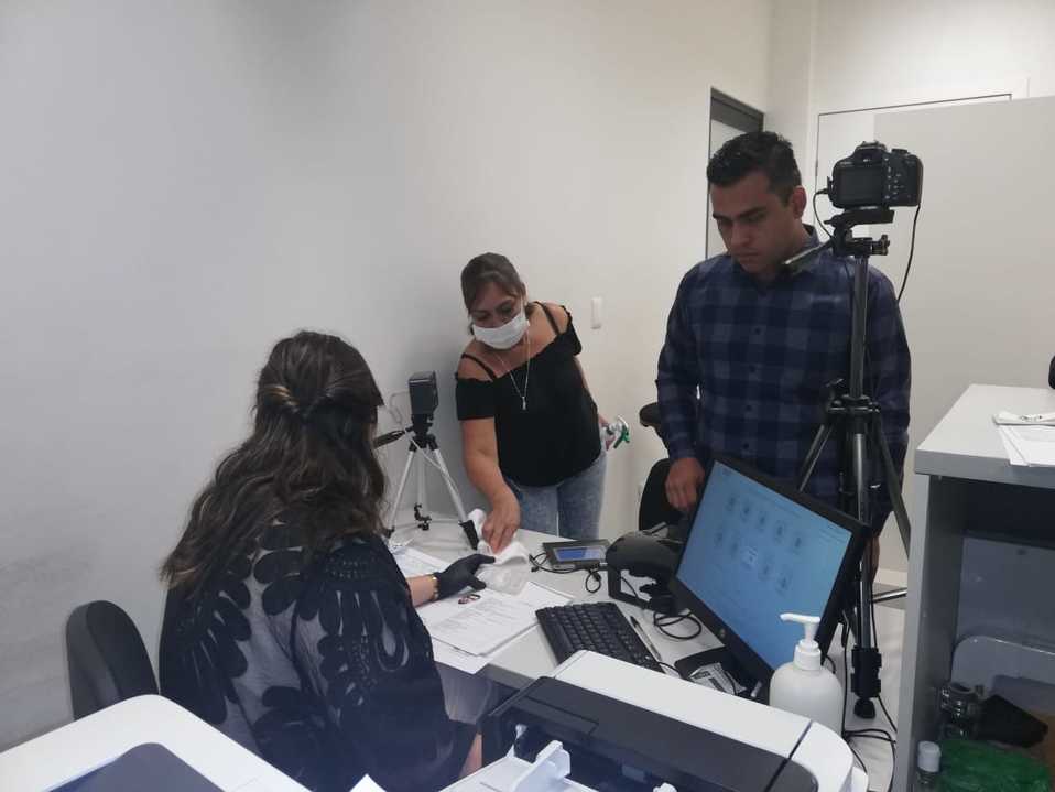 Según Secretaría de Relaciones Exteriores recomendó reprogramar citas. (Luis Carlos Valdés)