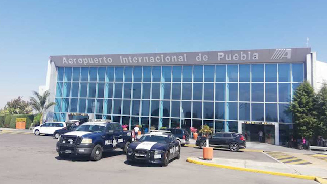 Suspenden actividades por dos horas en AIP por caída de ceniza