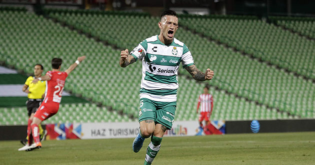 El uruguayo pasó por el América antes de triunfar con el Santos Laguna. (Rolando Riestra)