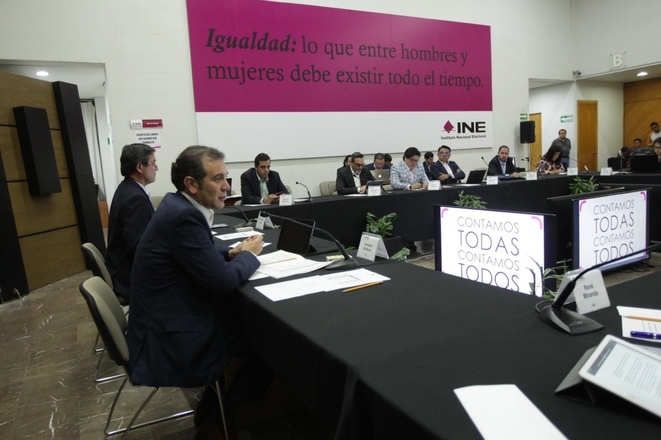 Tendrán que votar una terna de mejores perfiles. (Claudia Hidalgo)
