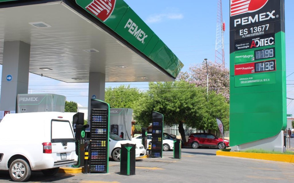 Baja precio de la gasolina a 11.99 pesos en Tamaulipas (Foto/Juan Hernández )