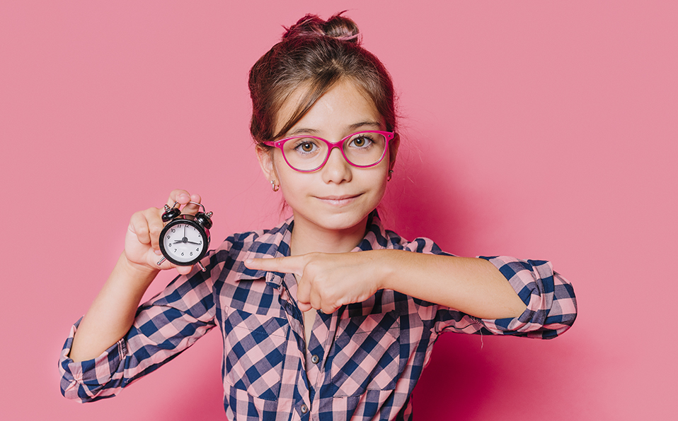 Lo ideal es establecer un horario en casa similar al que se tiene en la escuela, esto para poder cumplir con las actividades escolares. (Cortesía Free