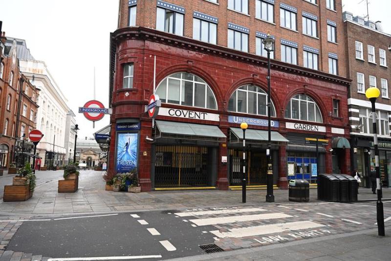 Londres cuenta con cientos de contagios por la pandemia. (AP)