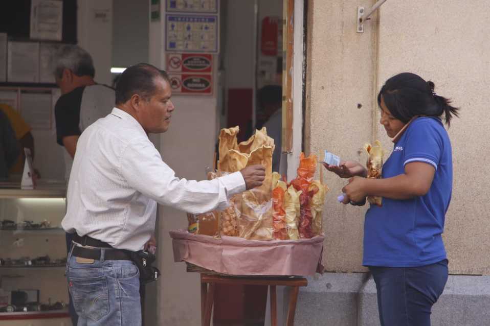 Galindo informó que se suspendieron permisos para la venta en vía pública, y los informes de ediles en las 17 juntas auxiliares. (Melanie Torres)