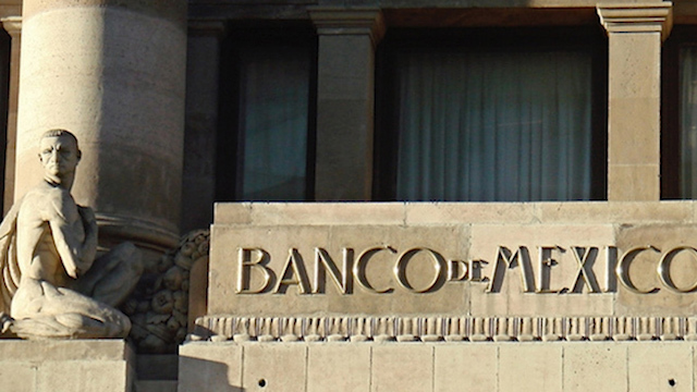 Por Covid-19, Banxico se adelanta y baja tasa de interés a 6.5%