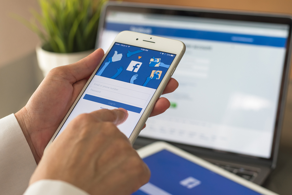 Facebook lanza Centro de Recursos para ayudar a Pymes contra el Covid-19 (Shutterstock).