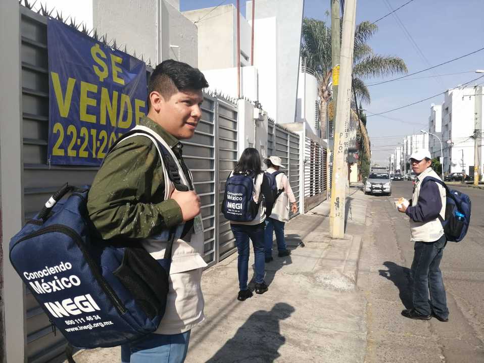 Jóvenes encuestadores del Inegi. (Andrés Lobato)