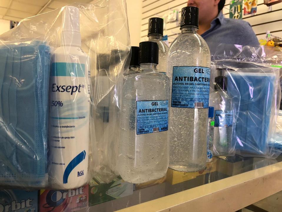 Precios de cubre bocas en Farmacias de León con incremento del 150%