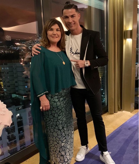 Cristiano Ronaldo junto a su madre Dolores Aveiro (Instagram @cristiano)