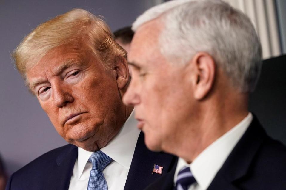 Mike Pence se realizará prueba de Covid-19. | Reuters