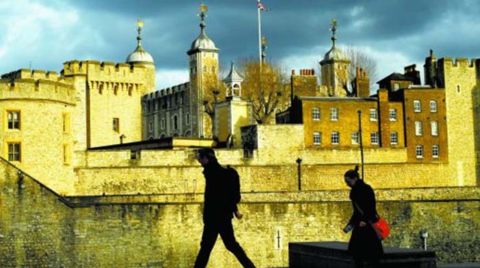 Sitios emblemáticos como la Torre de Londres ya fueron cerrados al público. DYLAN MARTINEZ/Reuters