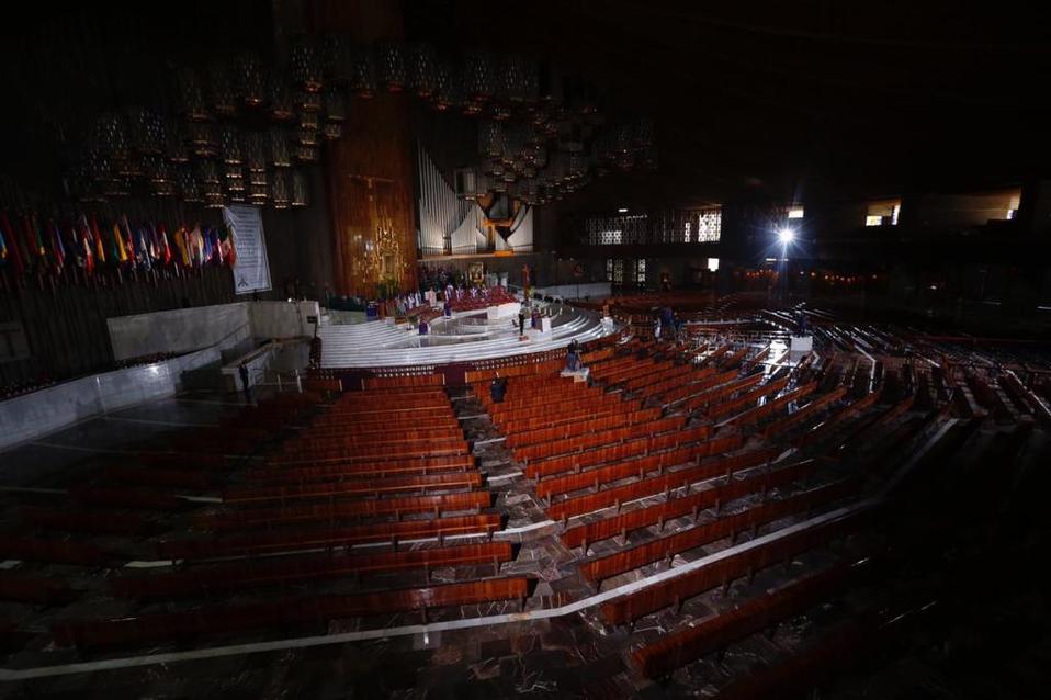 La misa dominical de la Basílica de Guadalupe sin feligreses por las medidas de prevención del Covid-19. (Nelly Salas)