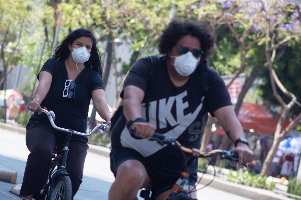 En Ciudad de México, personas toman previsiones ante la pandemia de Covid-19 (Cuartoscuro)