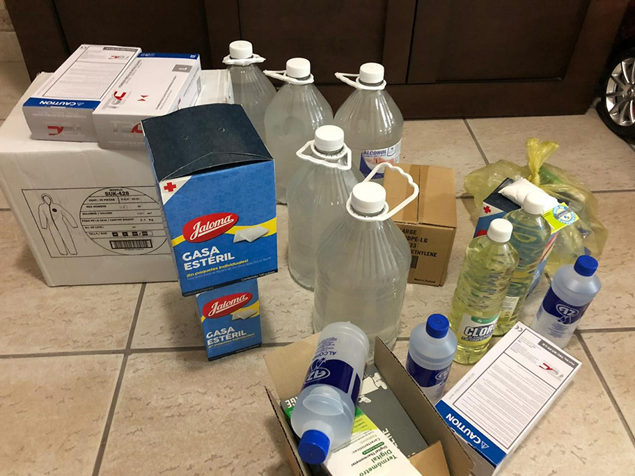 Colecta de insumos para médicos que tratarán pacientes con Covid-19 en Torreón. (Jorge Maldonado)