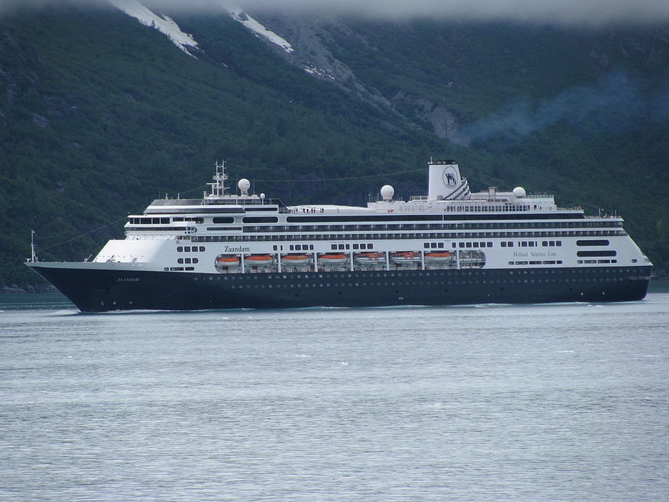 El crucero Zaandam de Holland America Line. (Dominio Público)