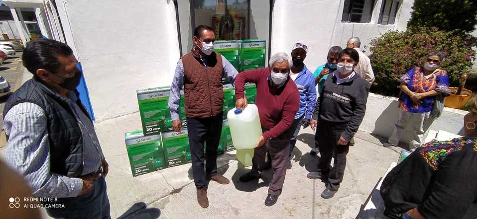 Entrega de bombas de fumigación. (Cortesía)