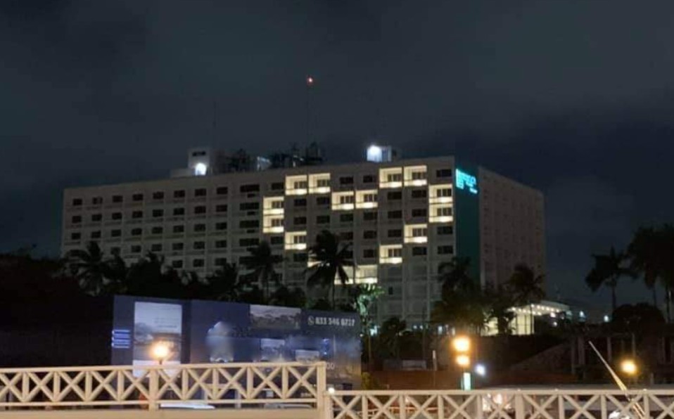 Hoteles en Tampico forman corazones como apoyo ante el coronavirus (Foto/ Víctor Hugo Durán)