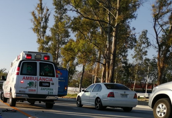 Un joven motociclista falleció al ser atropellado sobre el anillo Periférico a la altura de la colonia La Alameda. (Juan Carlo Munguía)