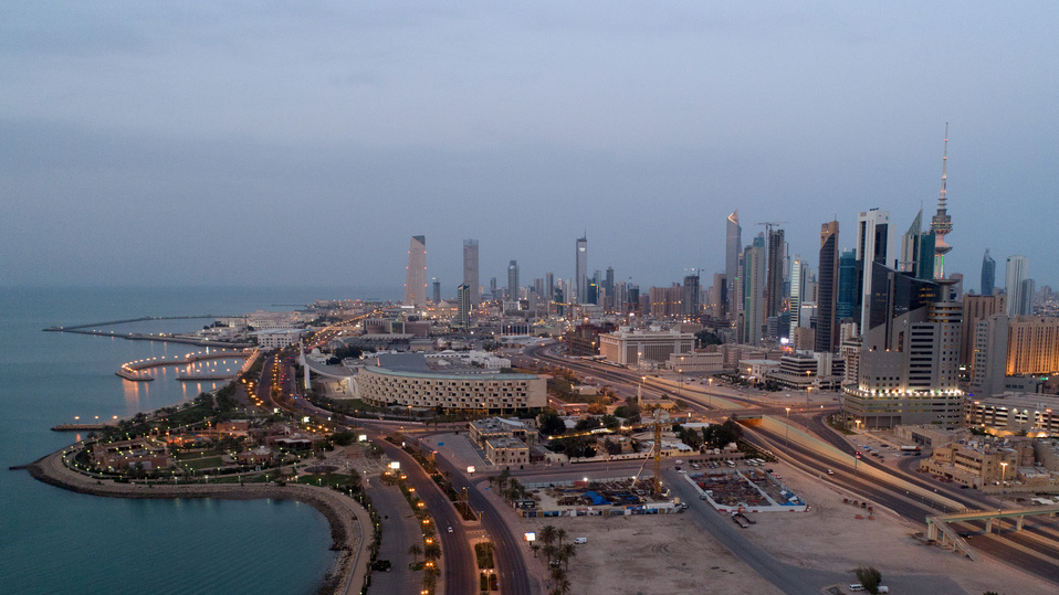Una vista aérea de Kuwait, un día después de decretarse la cuarentena en el país. (Reuters)