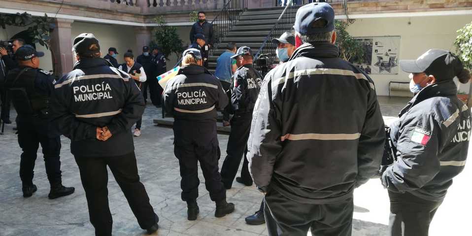 Además acusan represalias por apoyarla. (Especial)