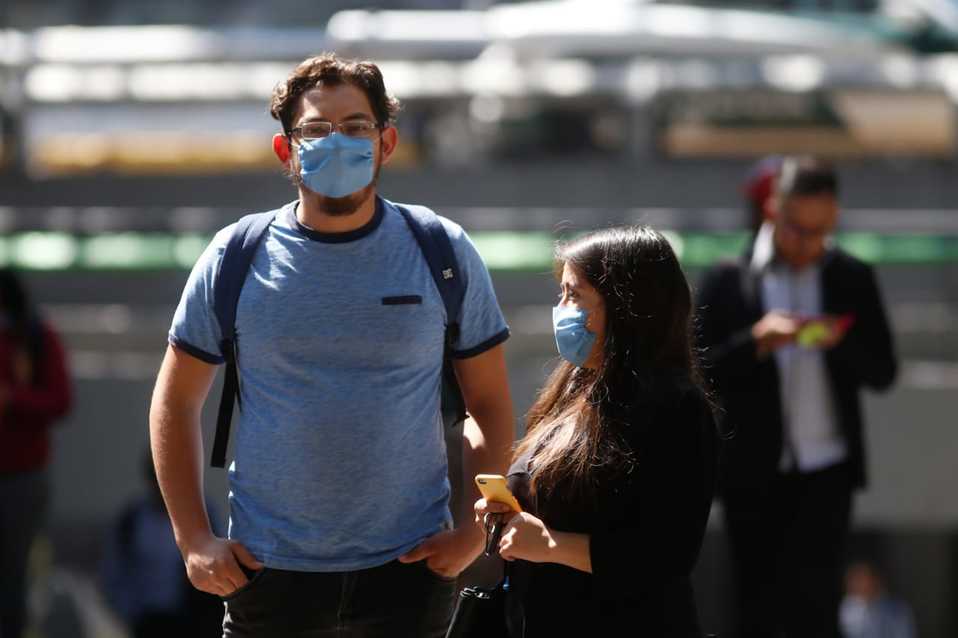 Autoridades piden mantener la sana distancia para evitar contagios de coronavirus. (Aracely López)