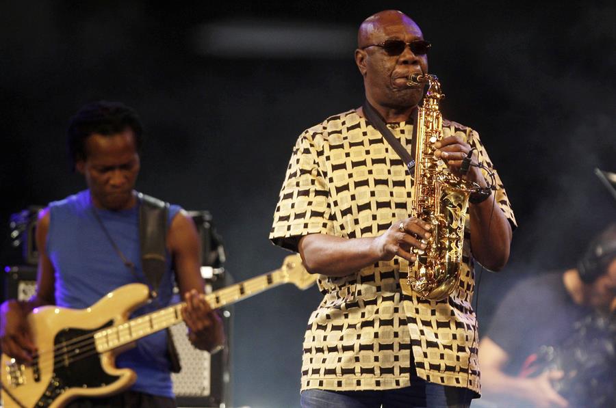 Manu Dibango, leyenda del jazz africano, muere por coronavirus (EFE).