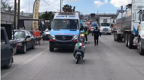 Los paramédicos recorren las calles de la ciudad en ambulancias. (Said Betanzos)