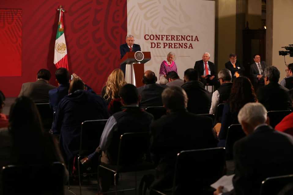 El Presidente en conferencia matutina (Octavio Hoyos)