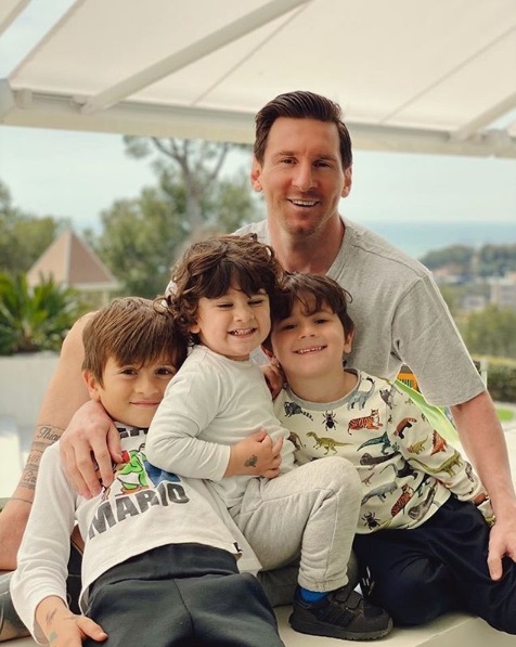Messi comparte tierna foto de sus hijos durante la cuarentena (Instagram @antonelaroccuzzo)