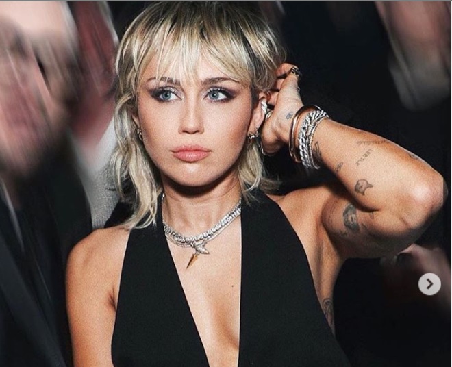 Miley Cyrus abandonó la iglesia porque no acepta a homosexuales. (Instagram)