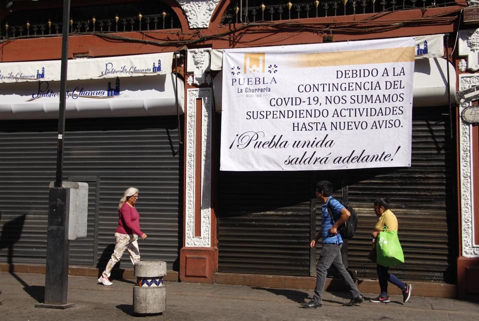 Negocios en Puebla cerrados ante contingencia. (Melanie Torres)