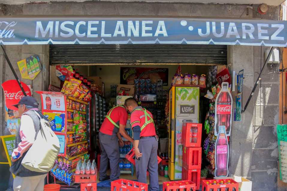 Regidores del PAN buscan impulsar a pequeños comercios y microempresarios. (Andrés Lobato)