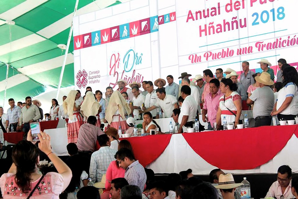 El Encuentro Anual Hñahñu congrega a más de 10 mil personas en el parque acuático Te-Pathé. (Cortesía)