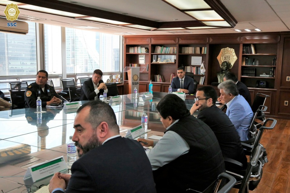 Omar García Harfuch encabezó una reunión con empresarios por saqueos / Especial