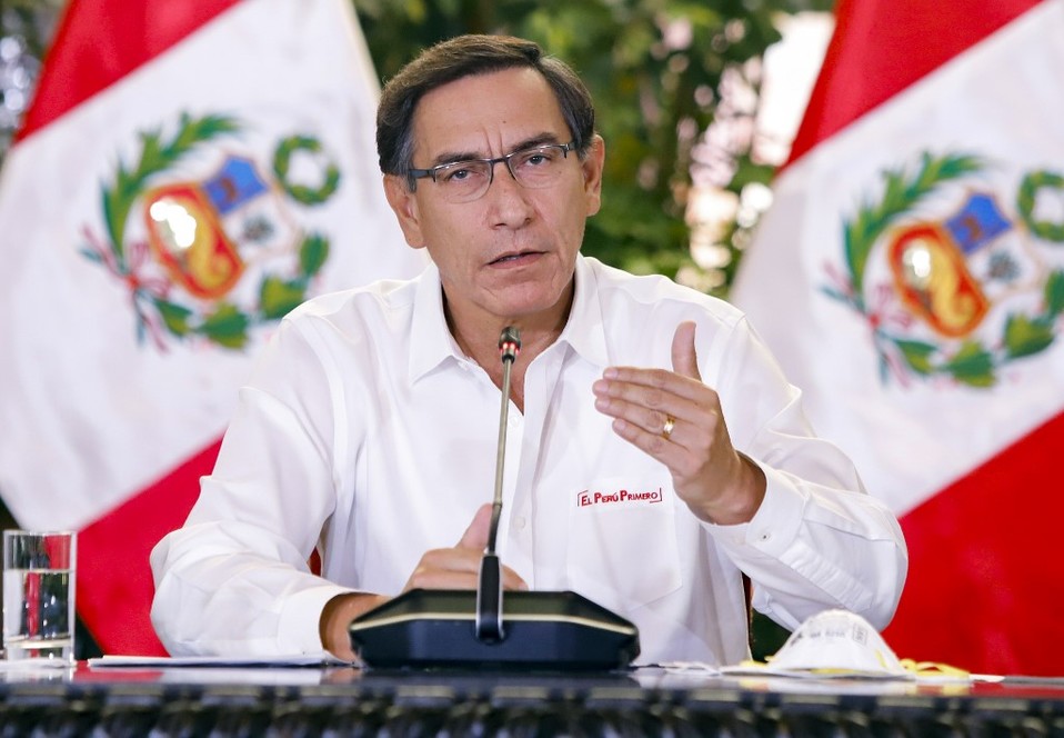 El presidente de Perú, Martín Vizcarra, en mensaje televisado. (AFP)