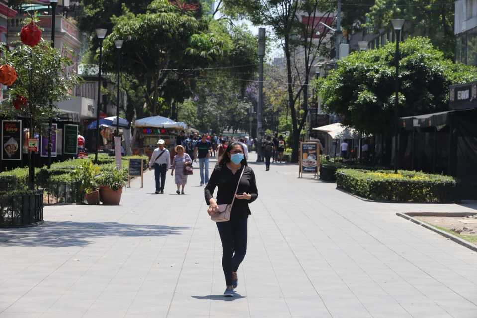 Las calles principales de Zona Rosa están casi despejadas durante la cuarentena por Covid-19. (Javier Ríos)