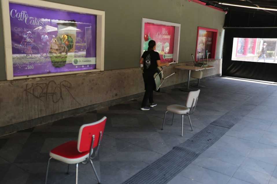 Comercios vacíos durante cuarentena por Covid-19 en la CdMx. (Javier Ríos)