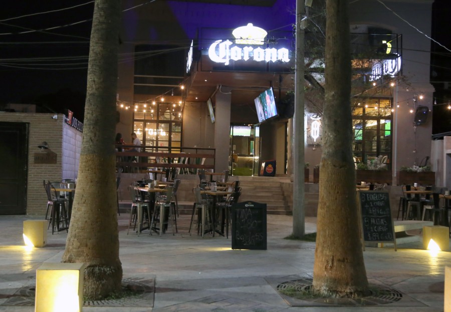 La industria restaurantera en México representa 2.14 millones de empleos. (Martín Piña)